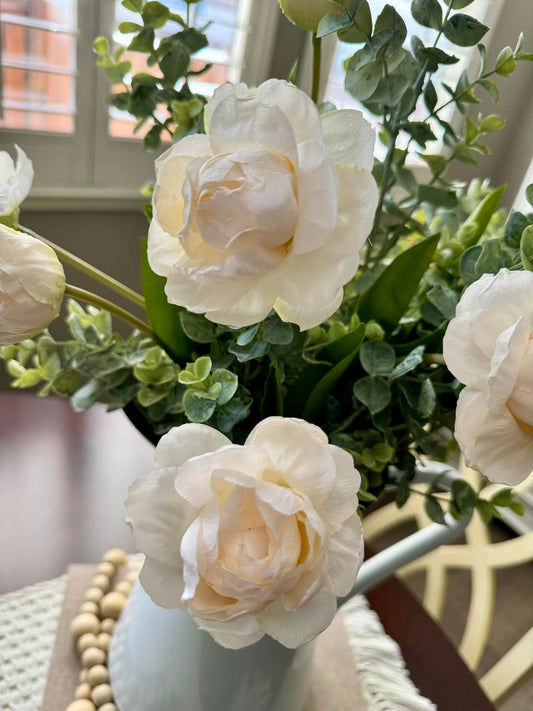 Beautiful Ivory double tulip stems (6ea)