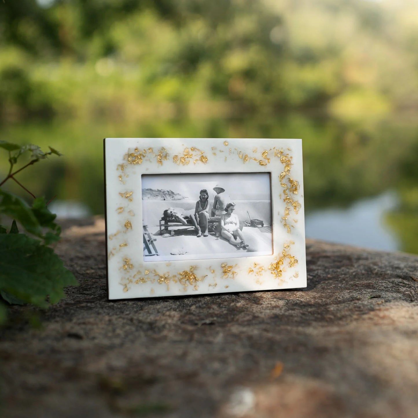 CHRYSES PICTURE FRAME RESIN GOLD FLAKE 4x6