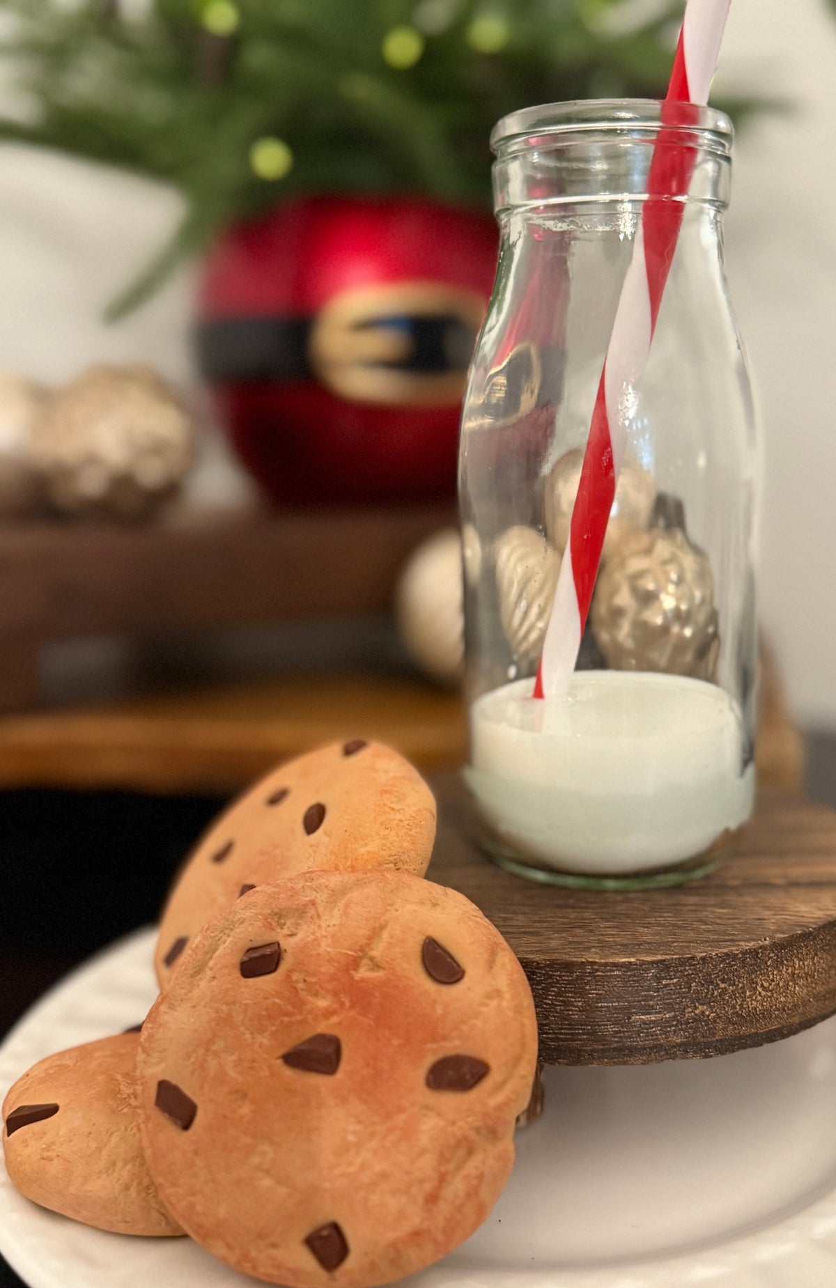 đ Faux Milk & Cookies for Santa â Ultra-Realistic Holiday Display Set