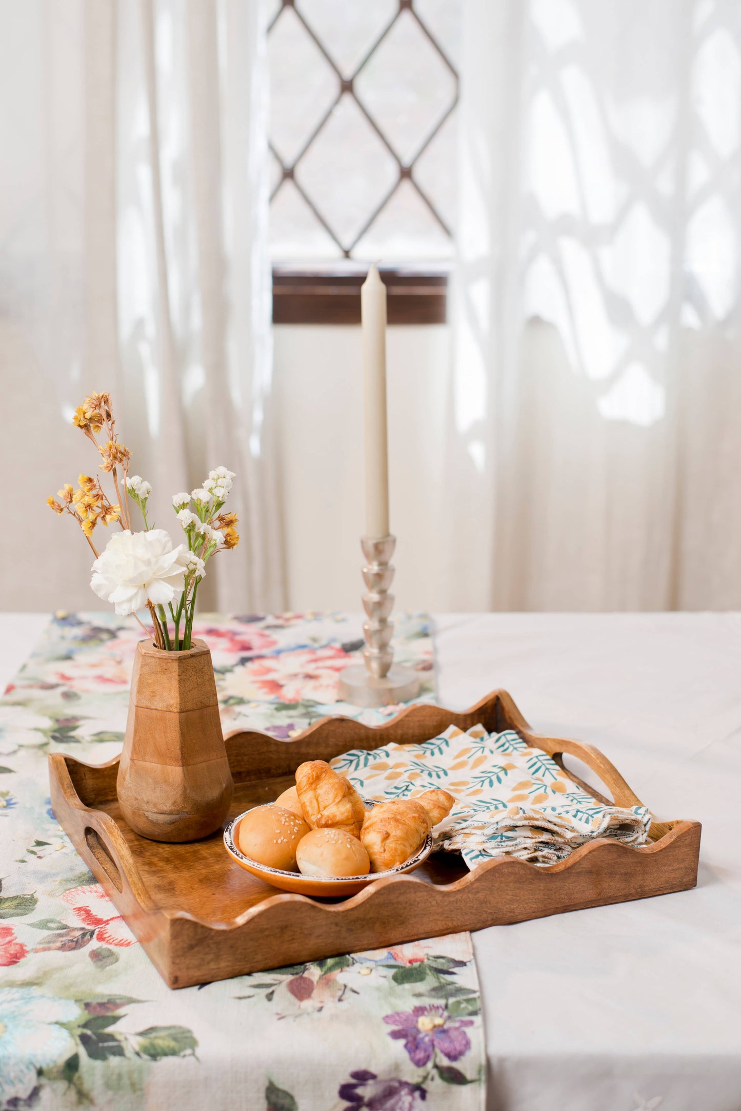 Scallop Mangowood Large Tray