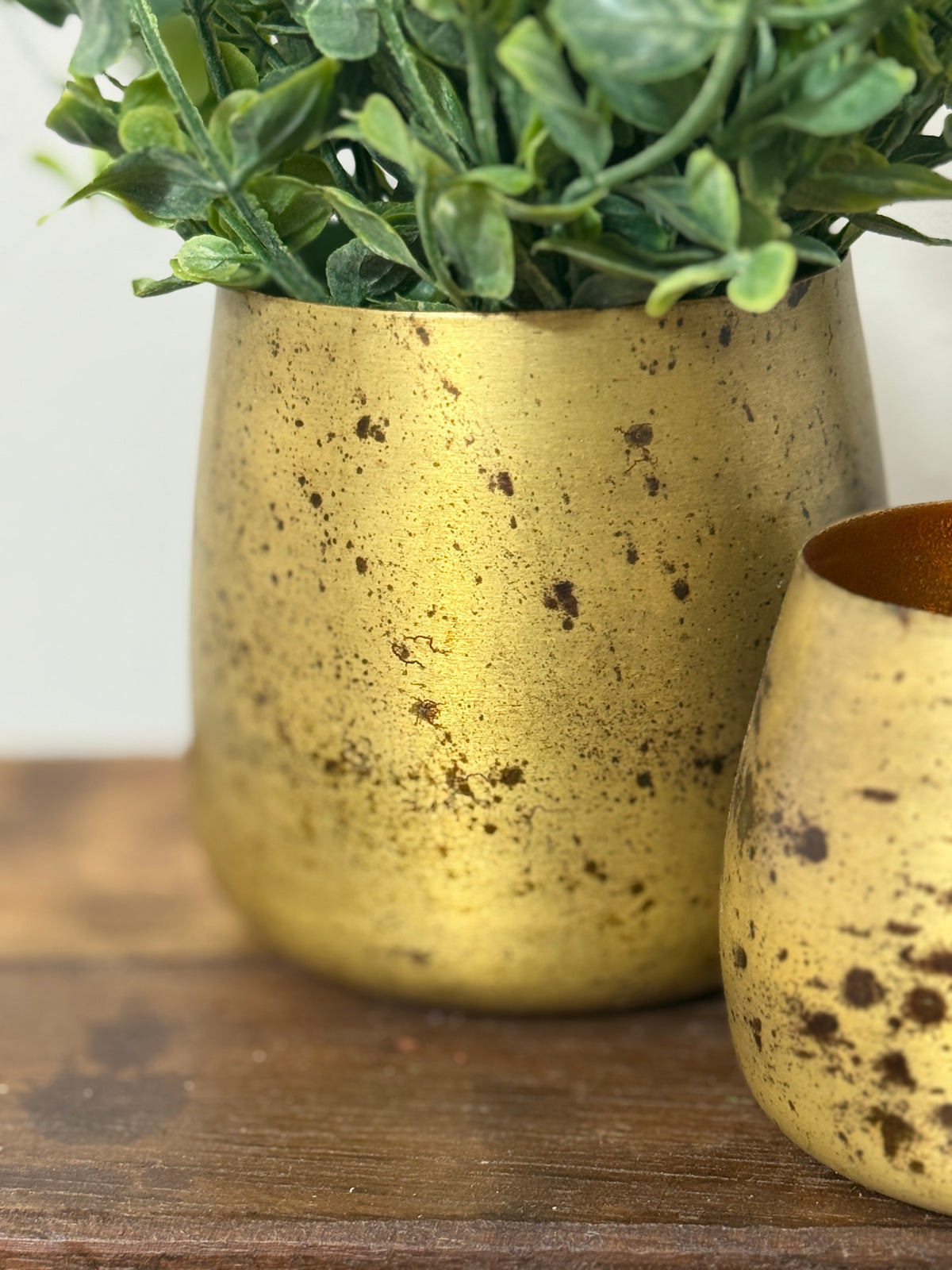 Antiqued gold pot (2 sizes)