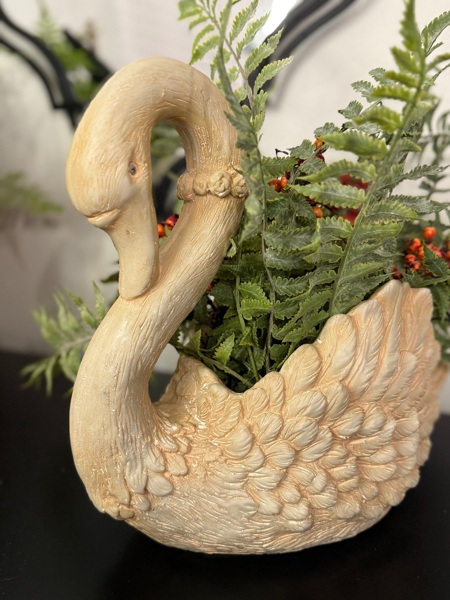 RESIN GOOSE PLANTER