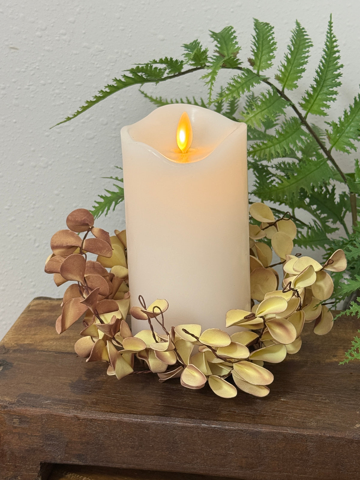 Light Fall Ombre Eucalyptus Leaf Candle Ring - 3"