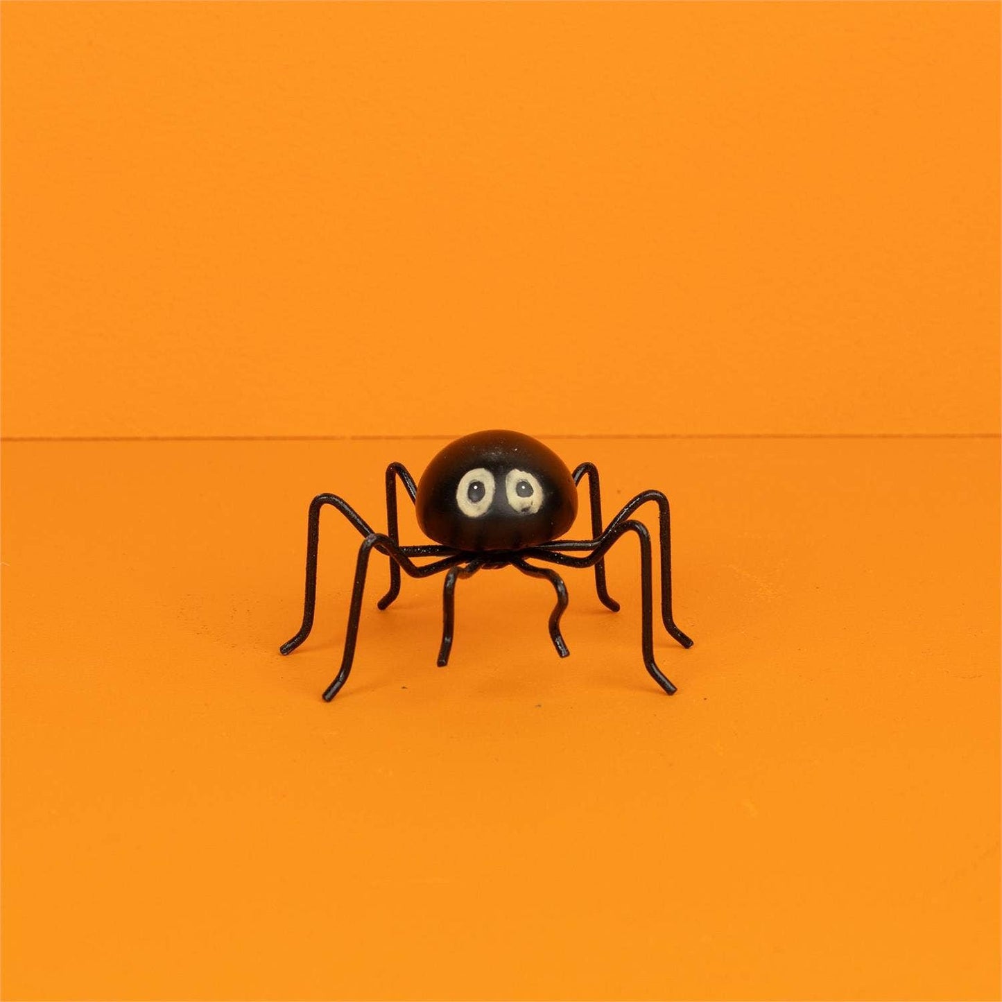 Night Glow-Eyed Spider Figurine