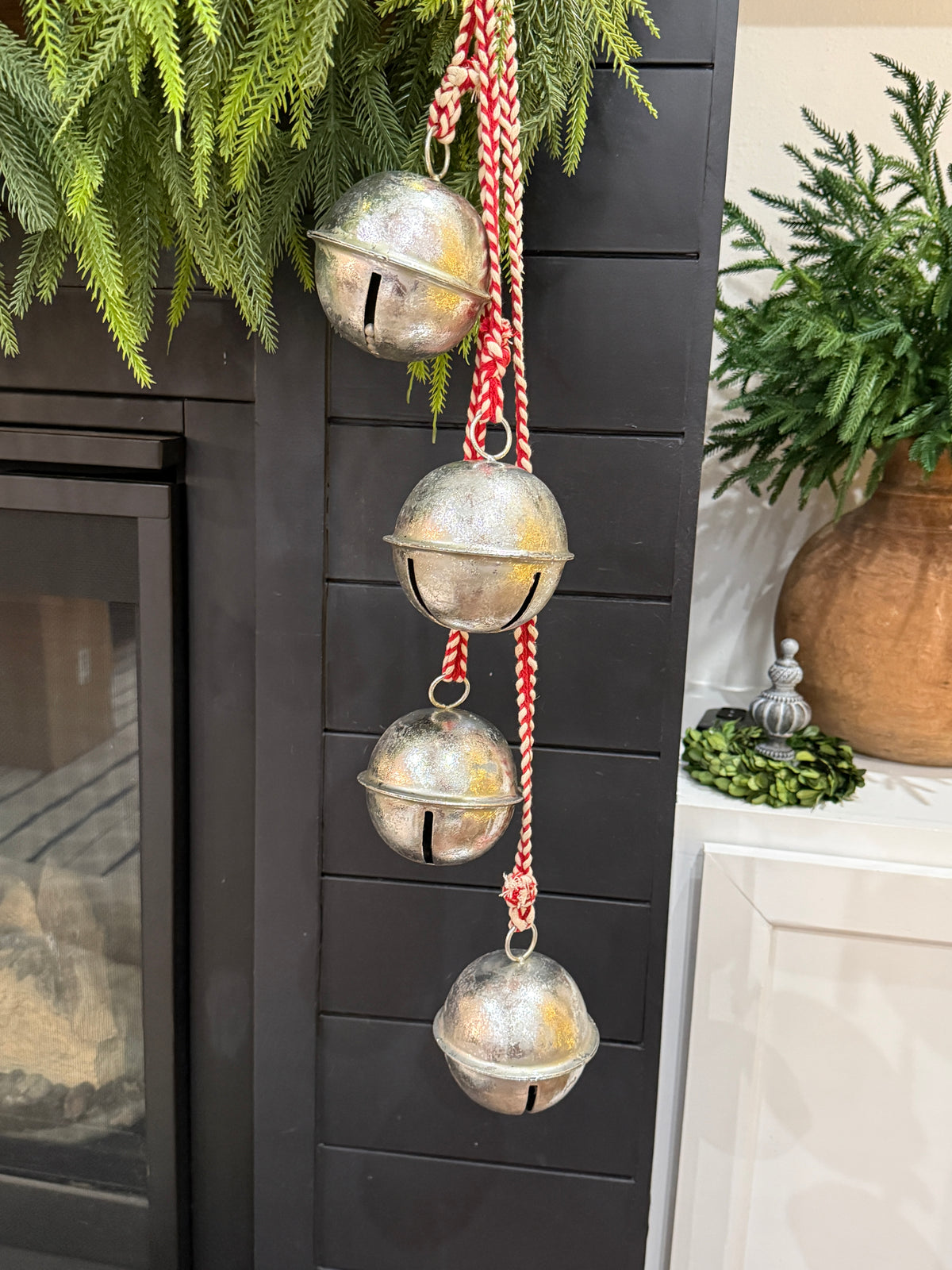 ANTIQUE SILVER JINGLE BELL CLUSTER