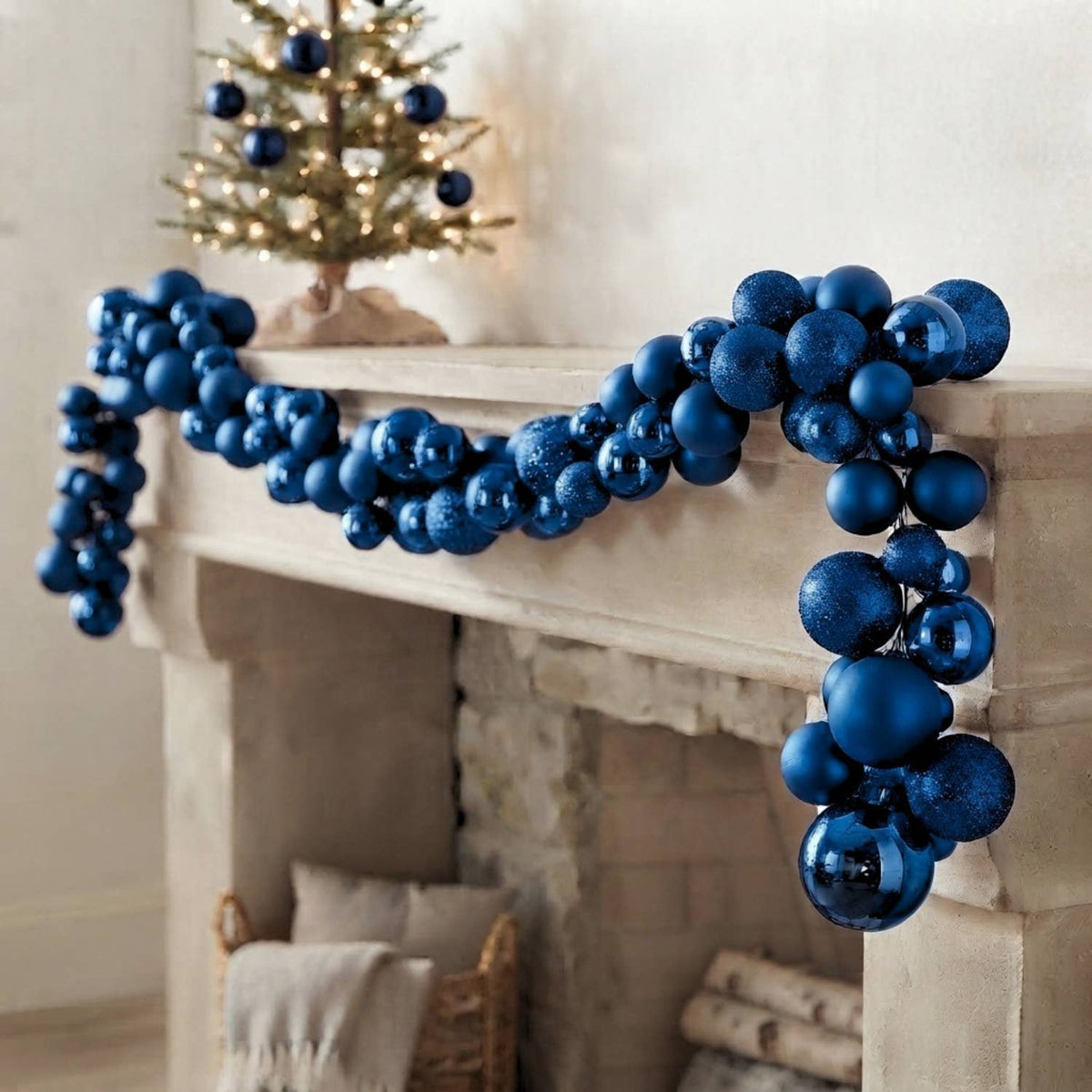 70.8" Plastic Bobble Garland Navy Blue Mix