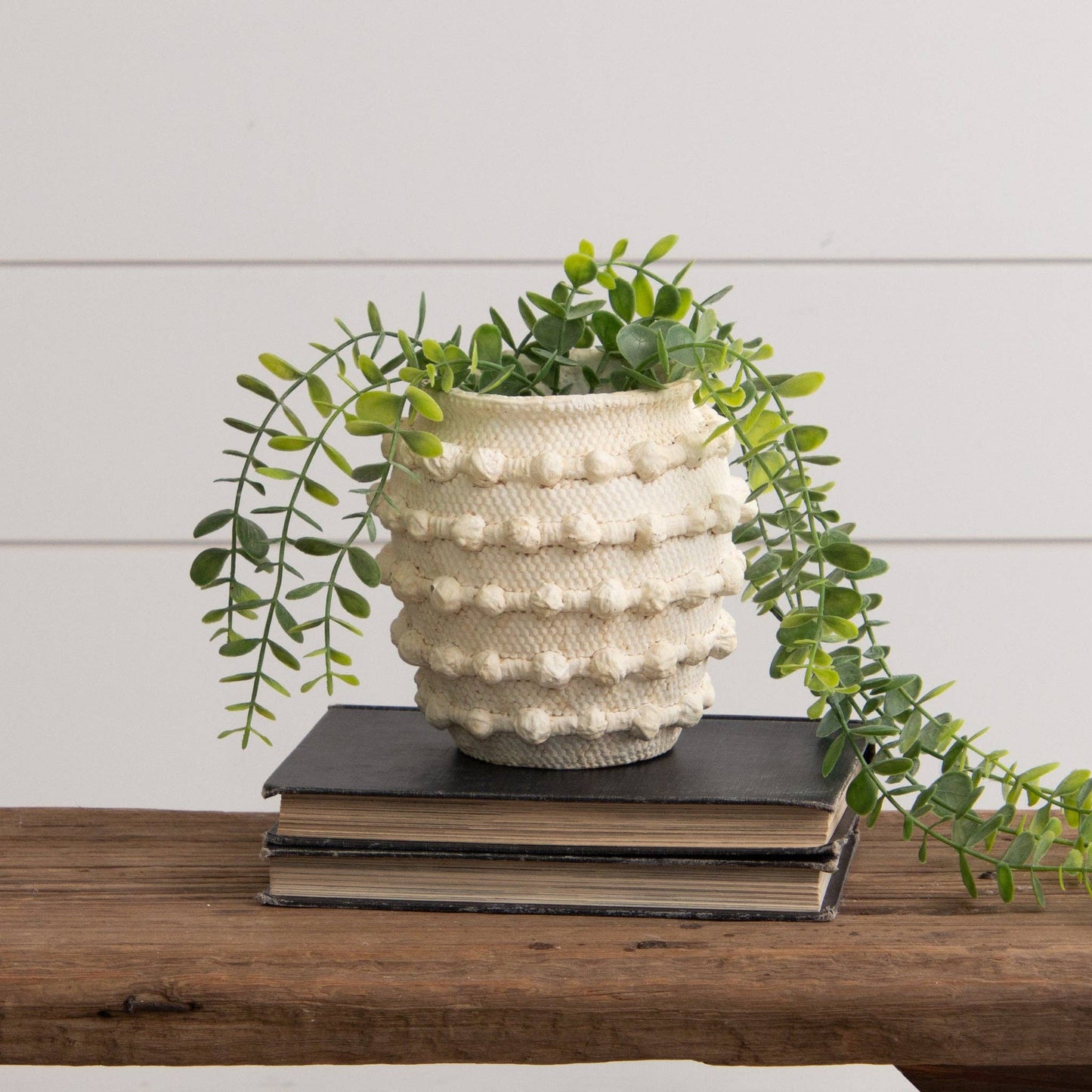Textured Knot Cement Vase (2 colors)