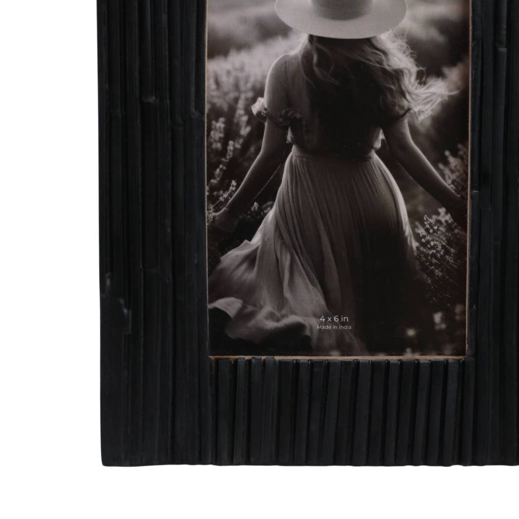Black Contemporary Wood/ Resin Jagged Photo Frame - 4x6"