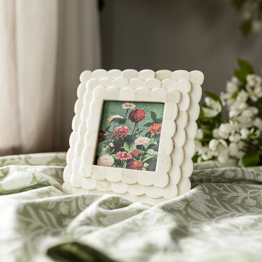 Emery Scalloped picture frame 4x4