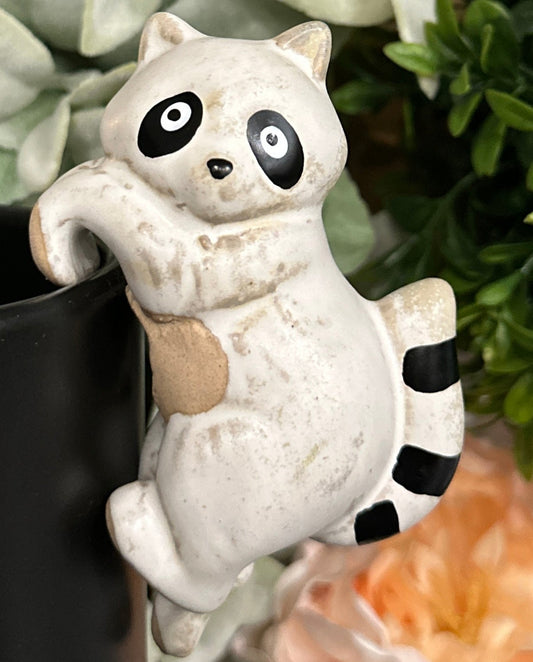 Climbing Raccoon Pot Hanger 4"H