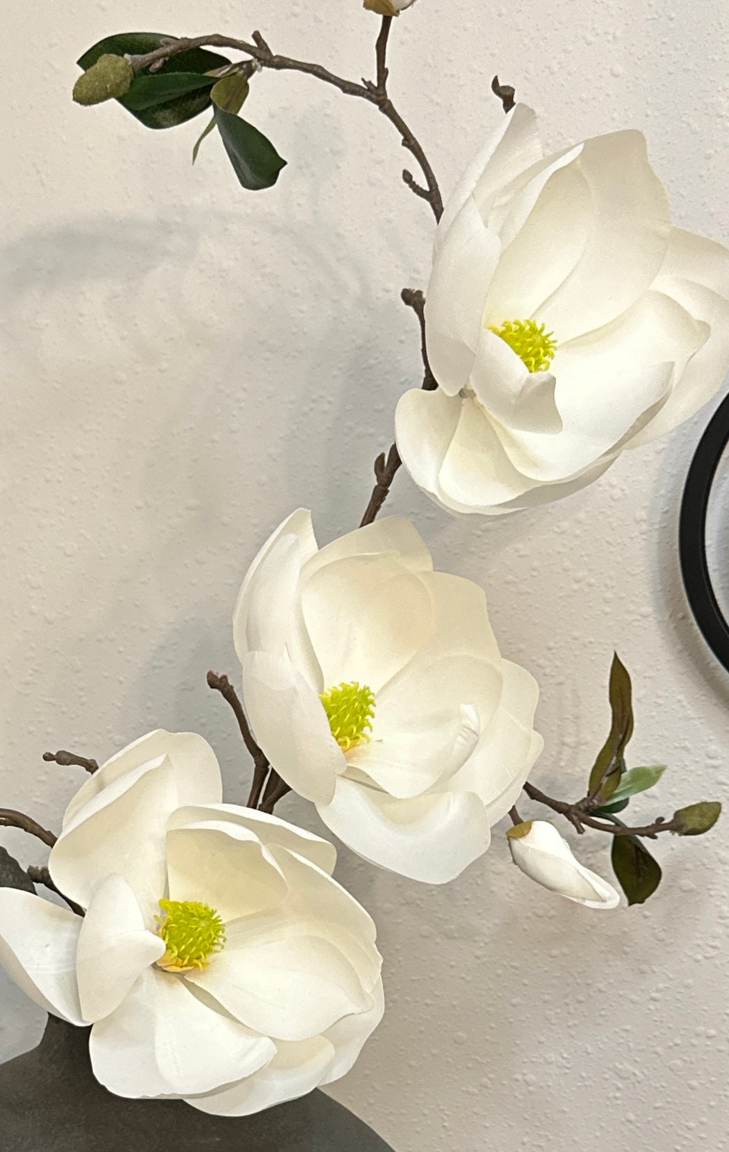 22.5" Magnolia Spray (White)