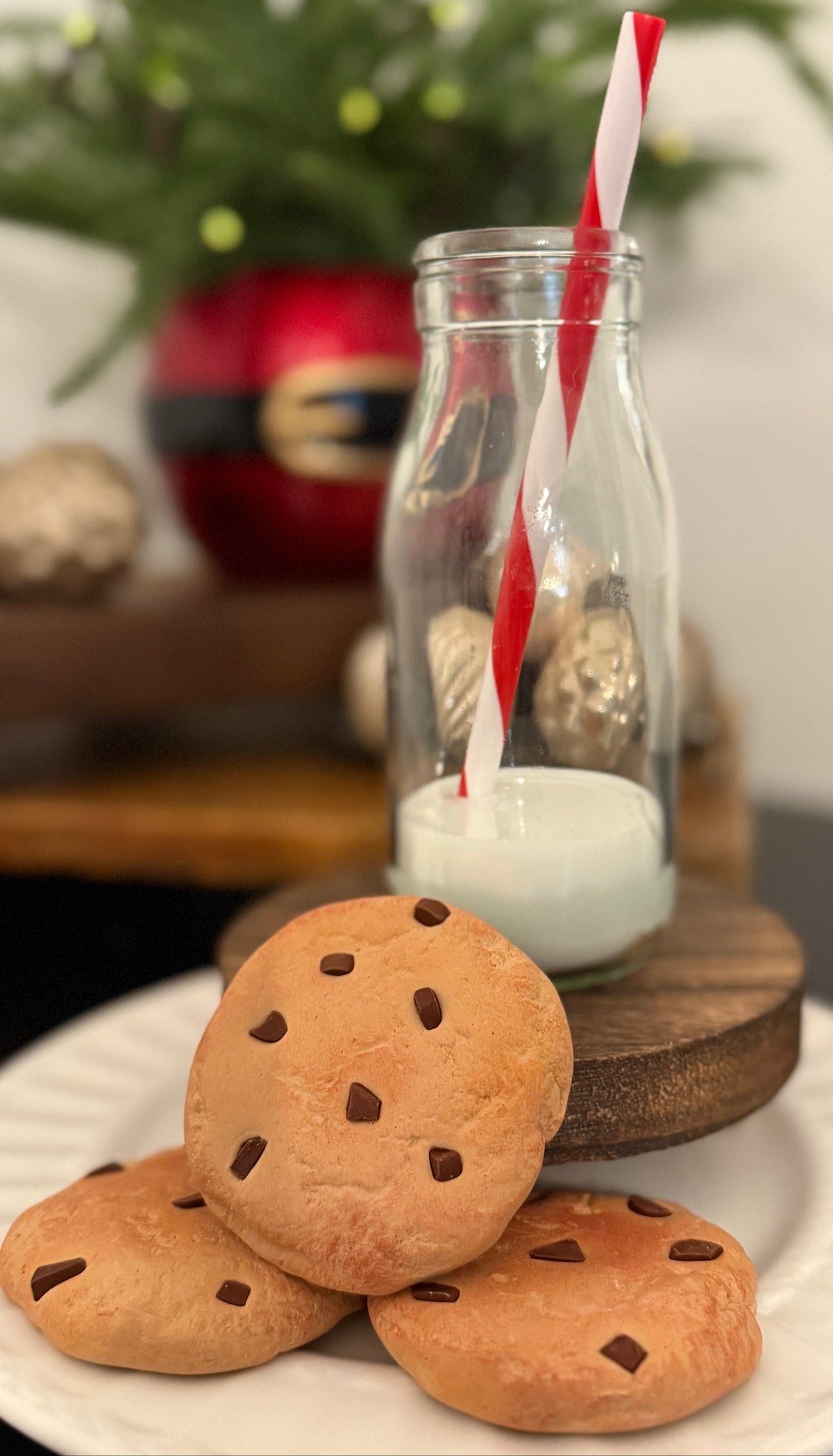 🎄 Faux Milk & Cookies for Santa – Ultra-Realistic Holiday Display Set