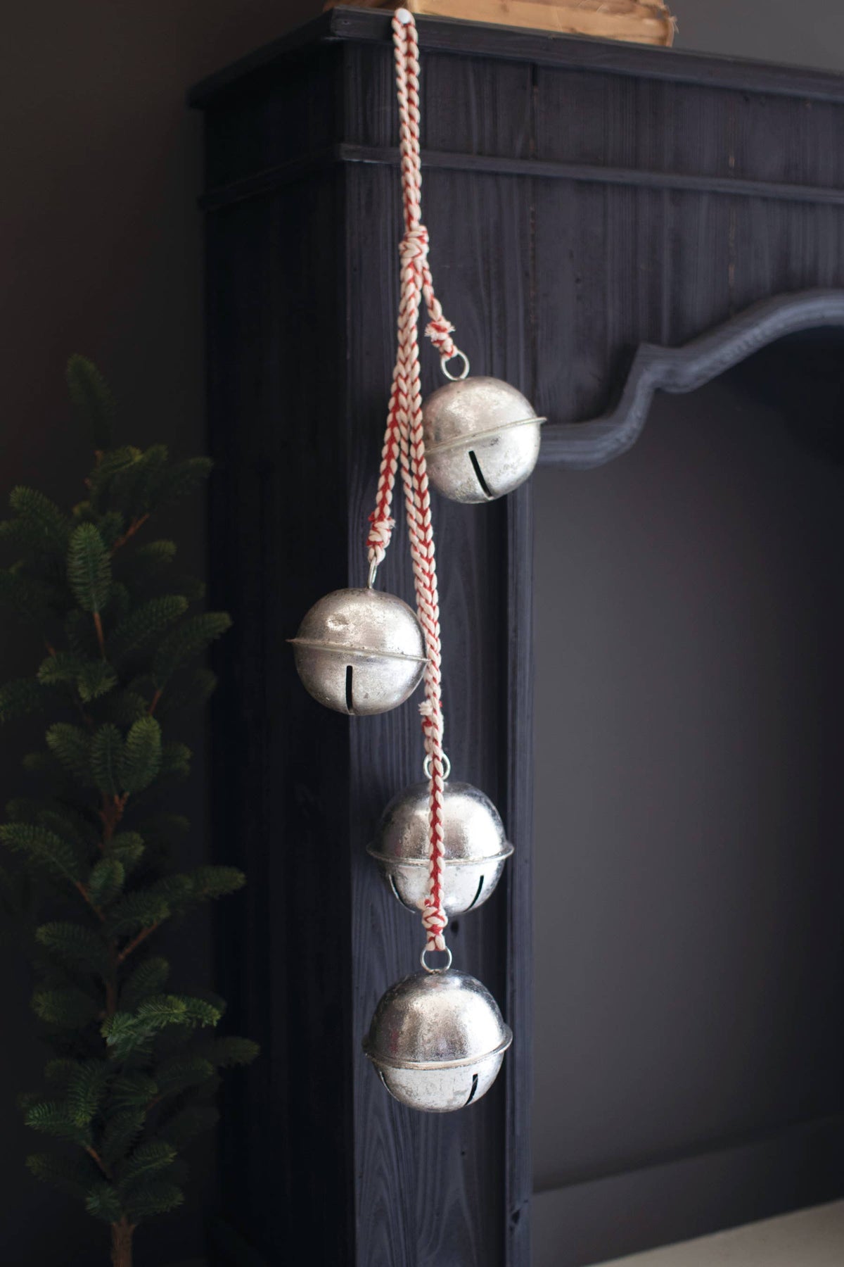 ANTIQUE SILVER JINGLE BELL CLUSTER