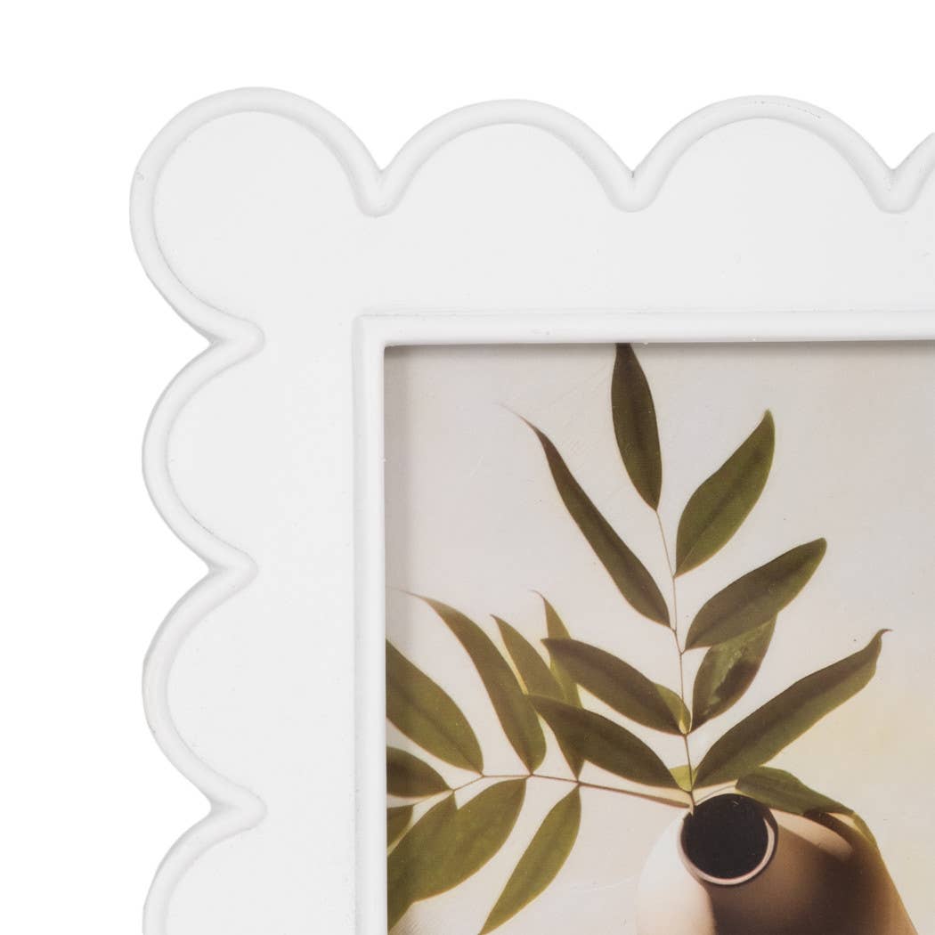 Resin Scallop Edge Photo Frame 4X6"